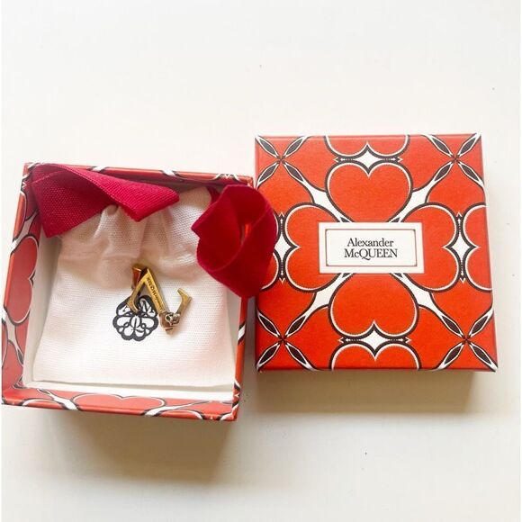 Alexander McQueen Z with scull necklace or zipper charm. One charm. - Picture 3 of 10